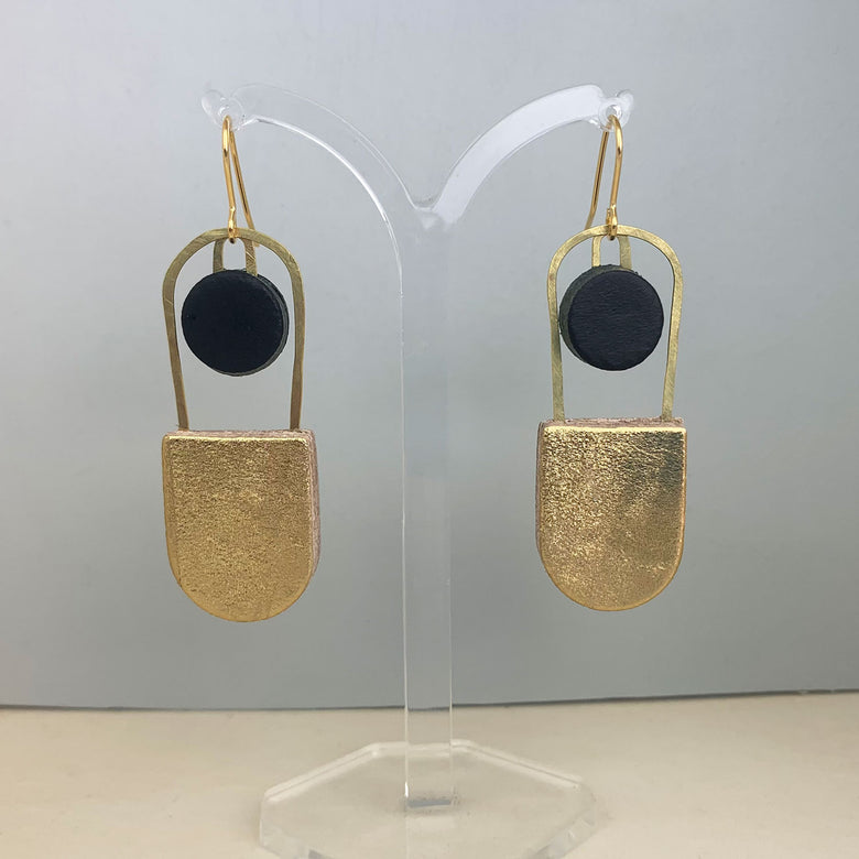 Leather double swing earrings - black/gold