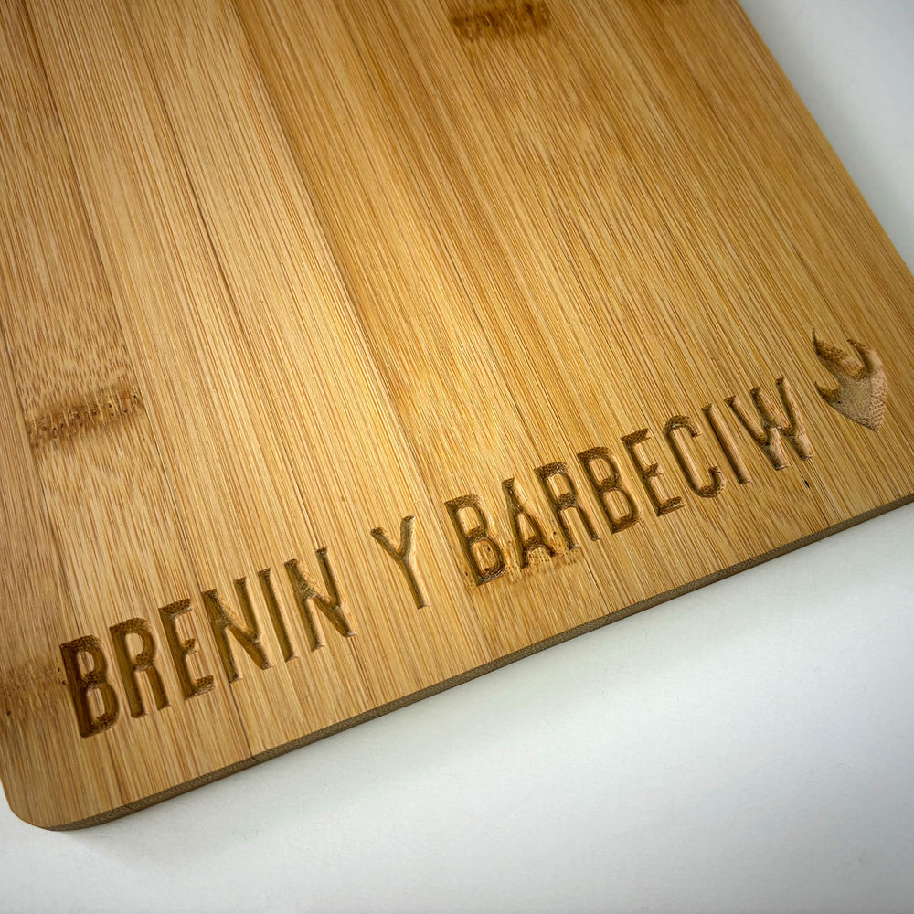 Brenin y Barbeciw serving board
