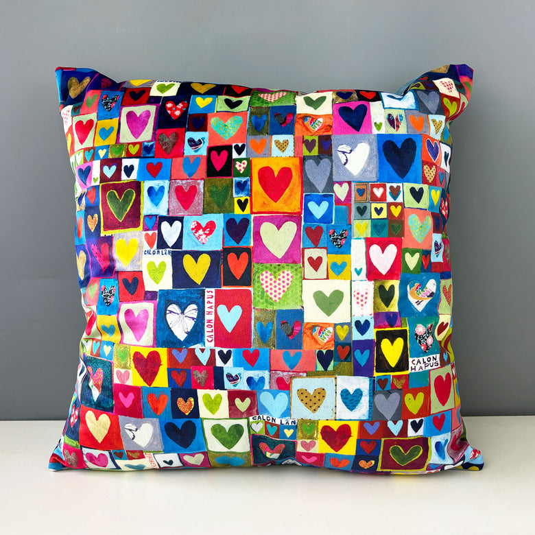 Calon Lân velvet heart cushion