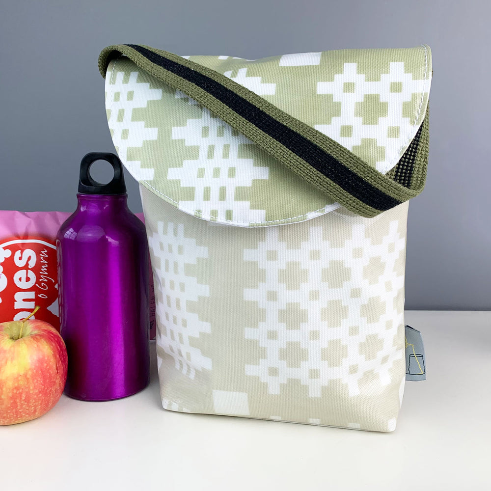 Welsh oilcloth luxury lunch bag - green/cream carthen