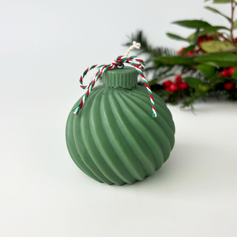 Christmas bauble scented candle