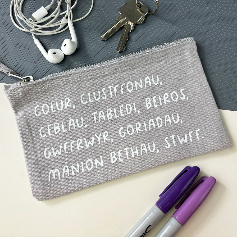 Welsh accessory bag for headphones, keys, make-up and other stuff