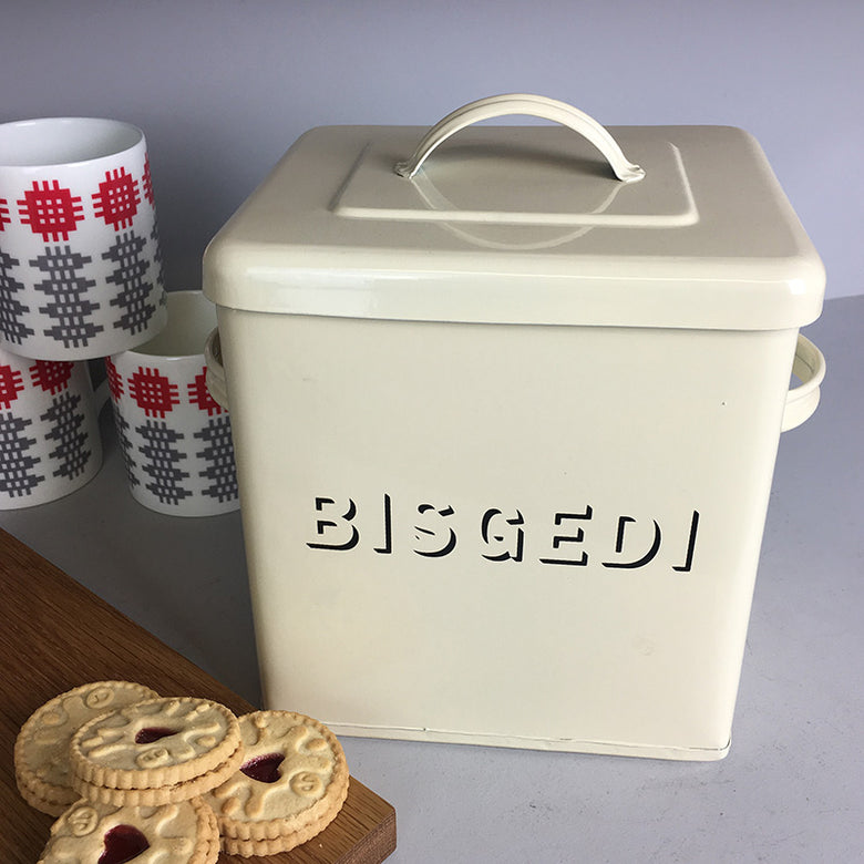 Bisgedi square biscuit tin - block, cream