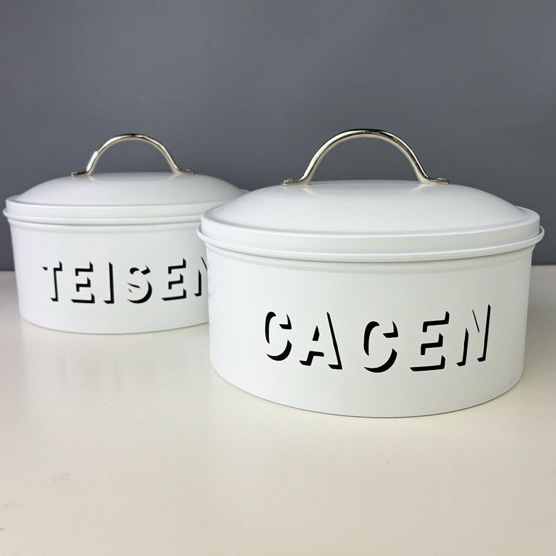 White vintage style enamel cake tin by JD Burford featuring the words Teisen and Cacen