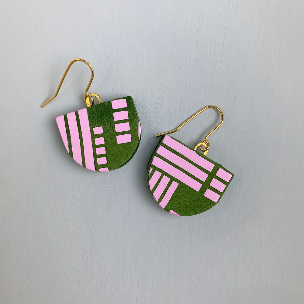 Leather tab earrings - olive/pink