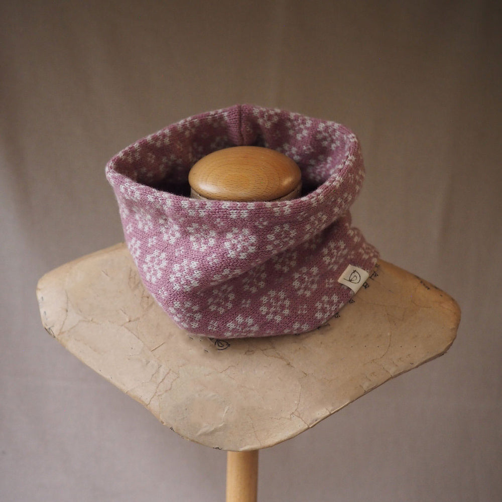 Dinas tapestry wool snood