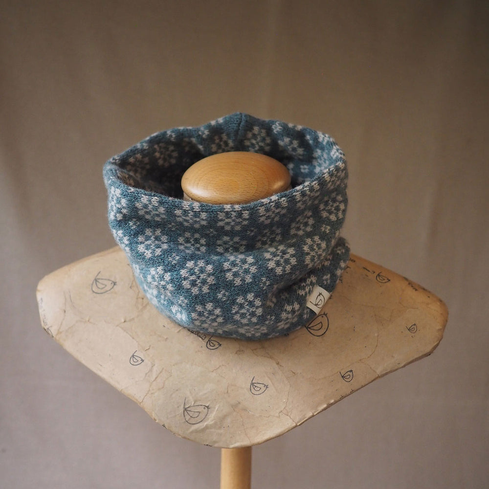 Dinas tapestry wool snood