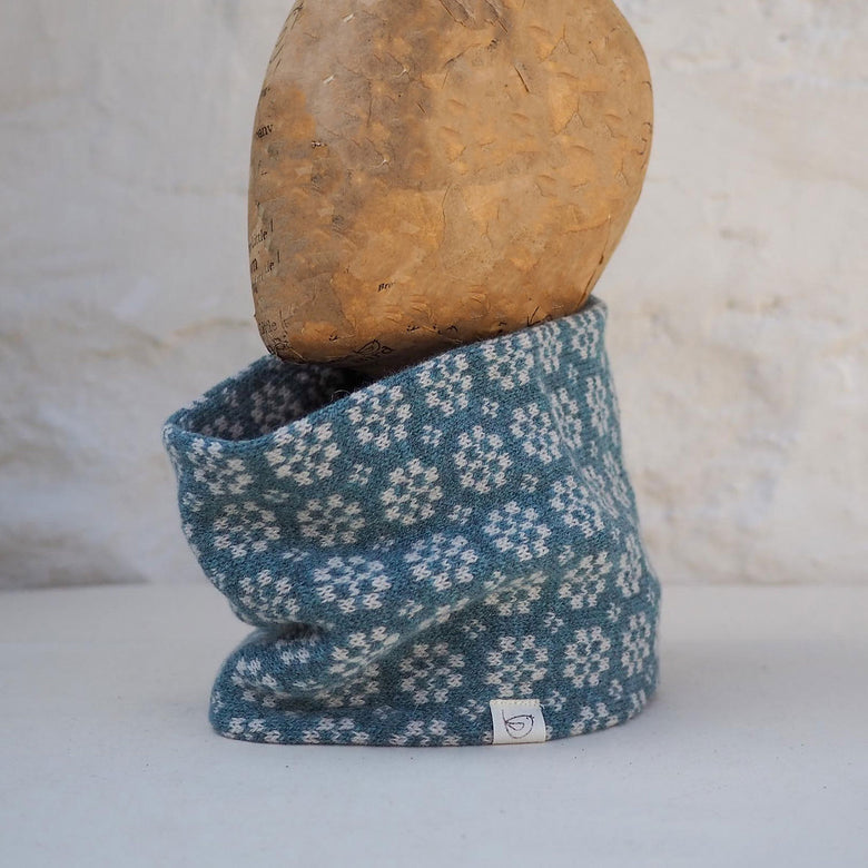 Dinas tapestry wool snood