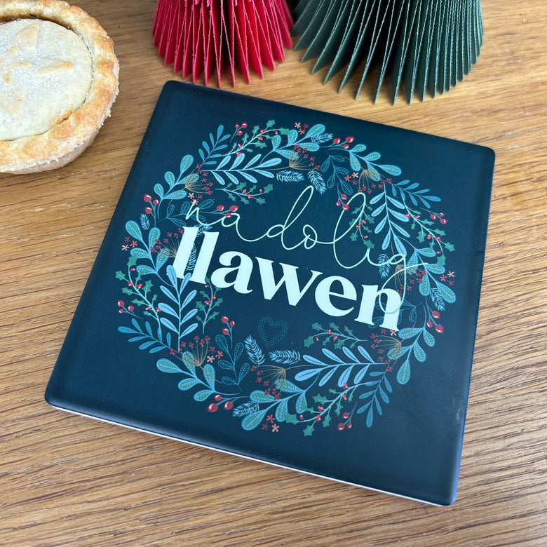 Nadolig Llawen ceramic coaster - wreath