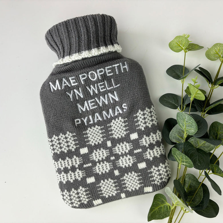 Gwell mewn pyjamas hot water bottle