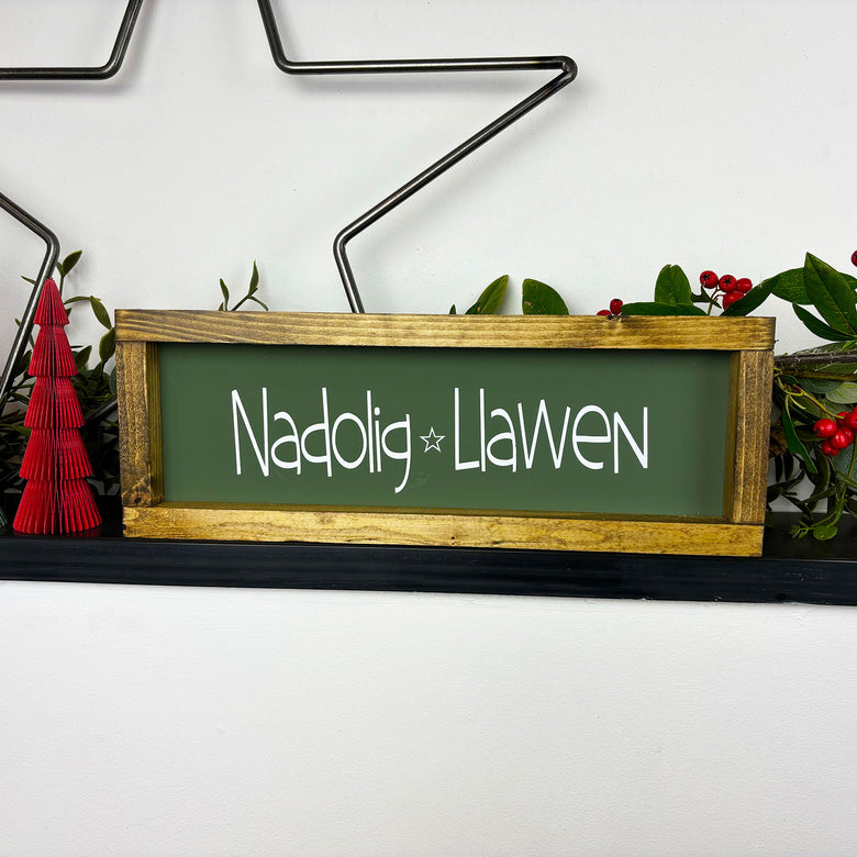 Nadolig Llawen wooden room decoration - green