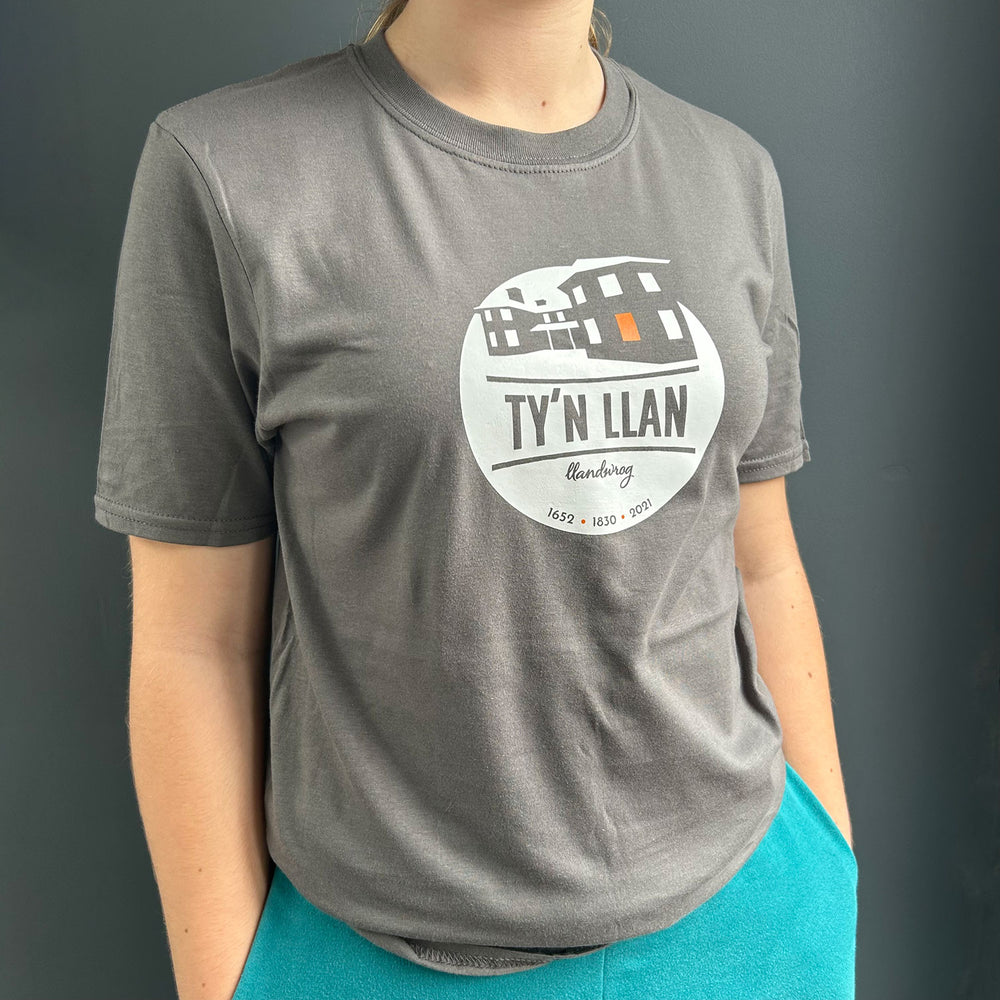 Ty'n Llan large logo t-shirt - charcoal