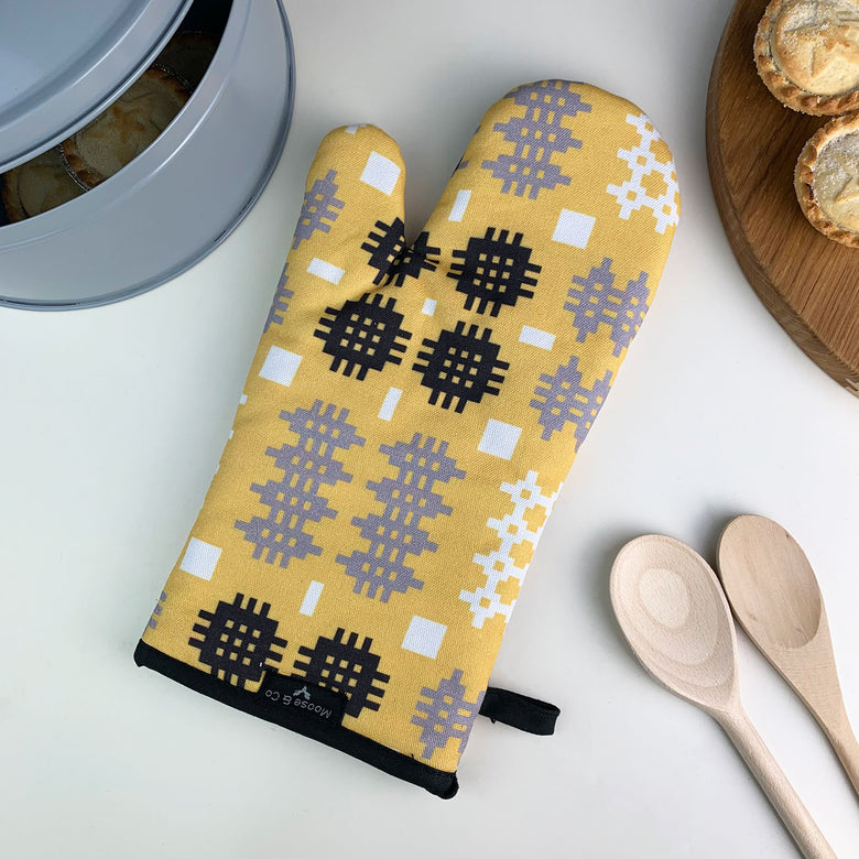 Welsh blanket print oven glove, Welsh Kitchen Accessories, Welsh Kitchen