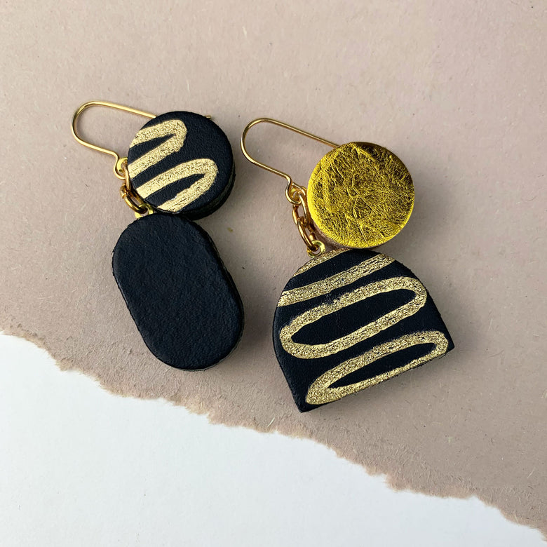 Leather oddbod earrings - black/gold waves